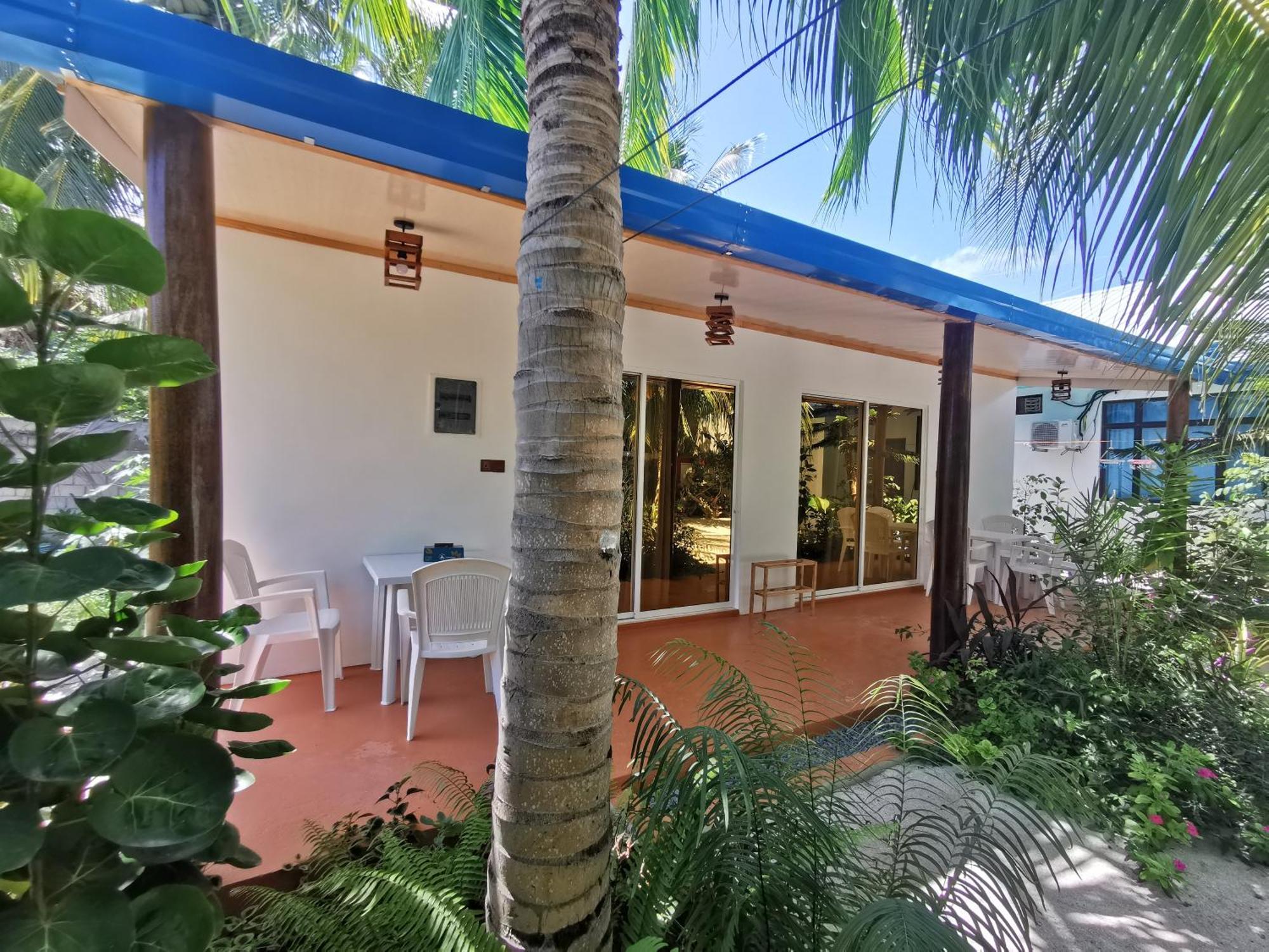 Blue Water Thoddoo Inn Oda fotoğraf